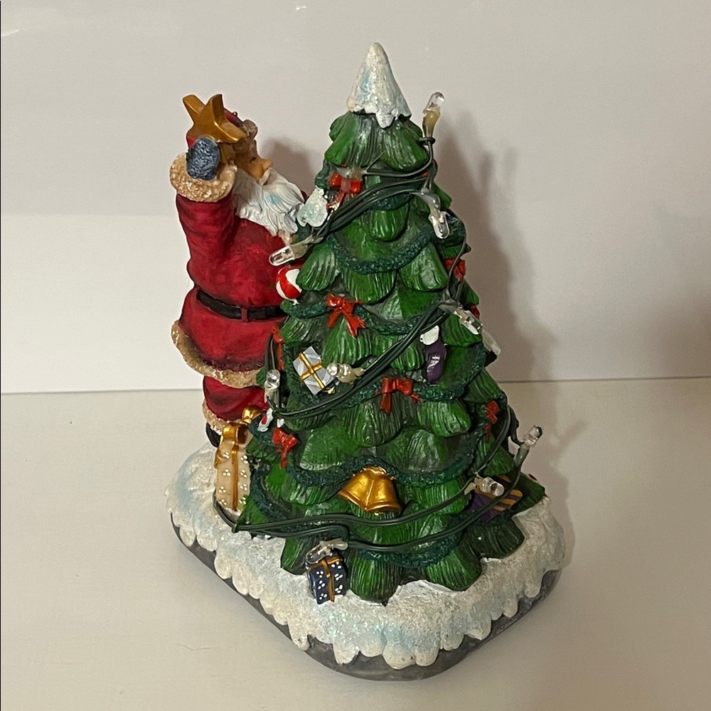 Vintage Holiday Musical LED Christmas Tree Figurine. Eight holiday songs. NWOT - Picture 8 of 14